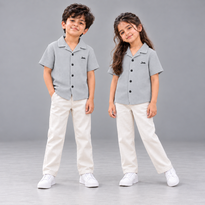 Children wearing the Jee. Waffle Button-Down Shirt in Stone Grey